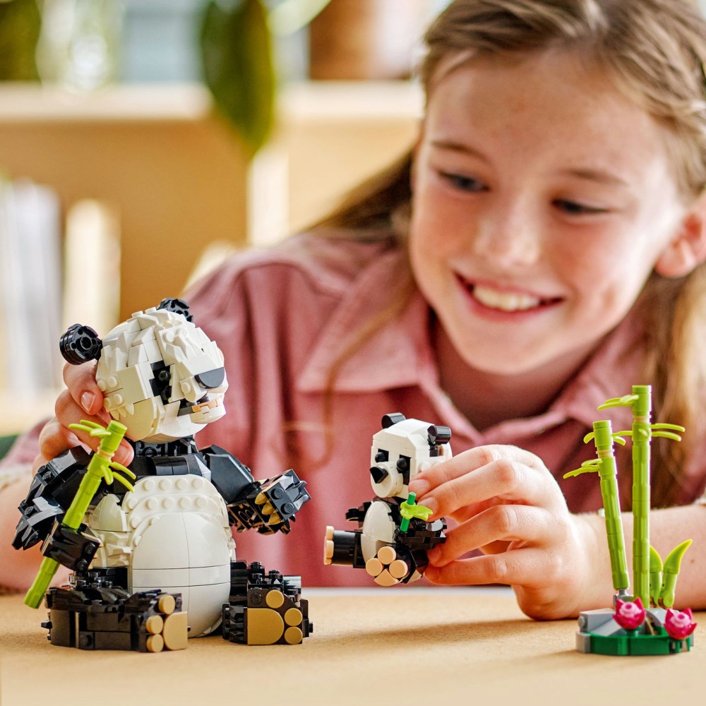 LEGO® Creator „trys viename“ laukiniai gyvūnai: pandų šeima 31165