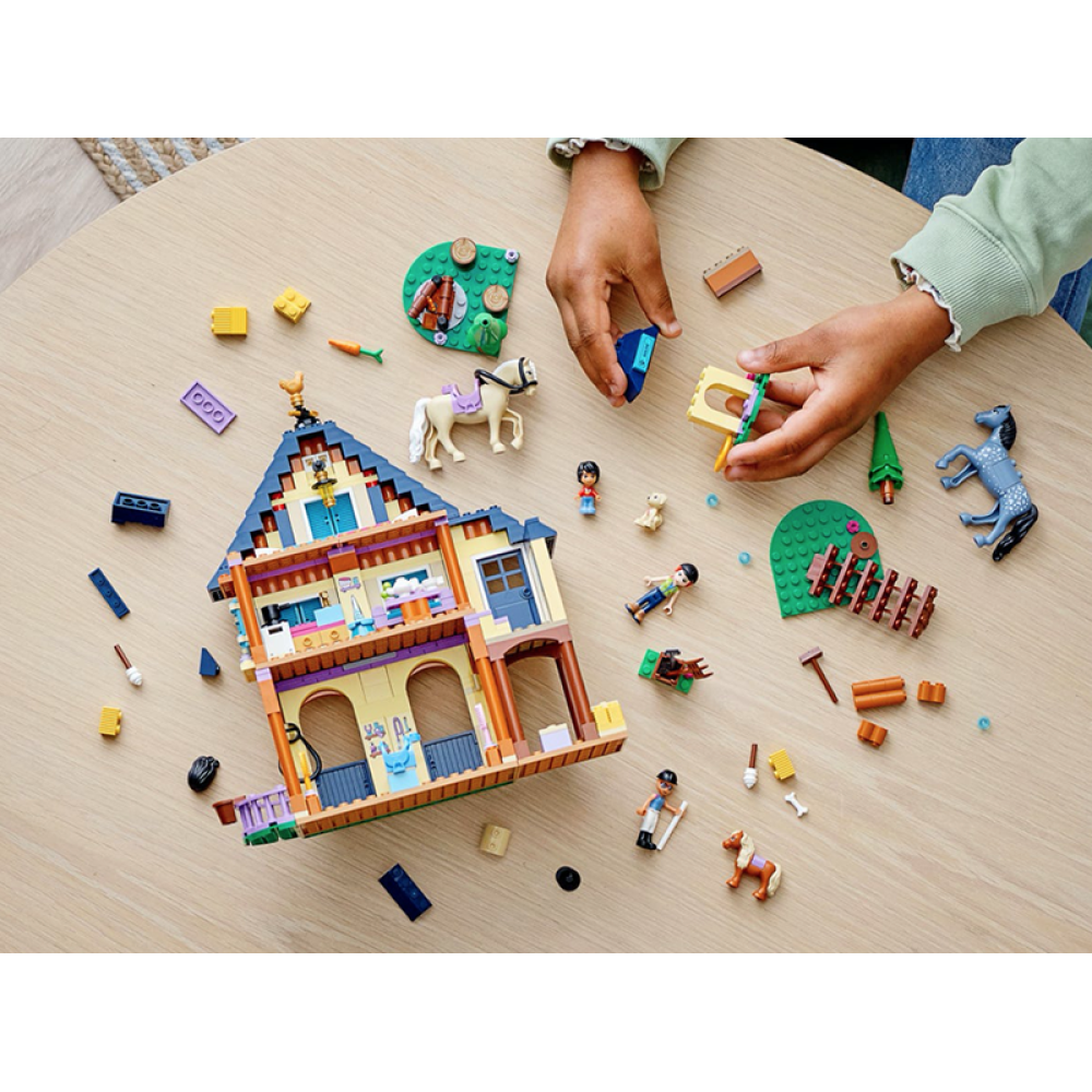 LEGO® Friends Miško jodinėjimo centras 41683