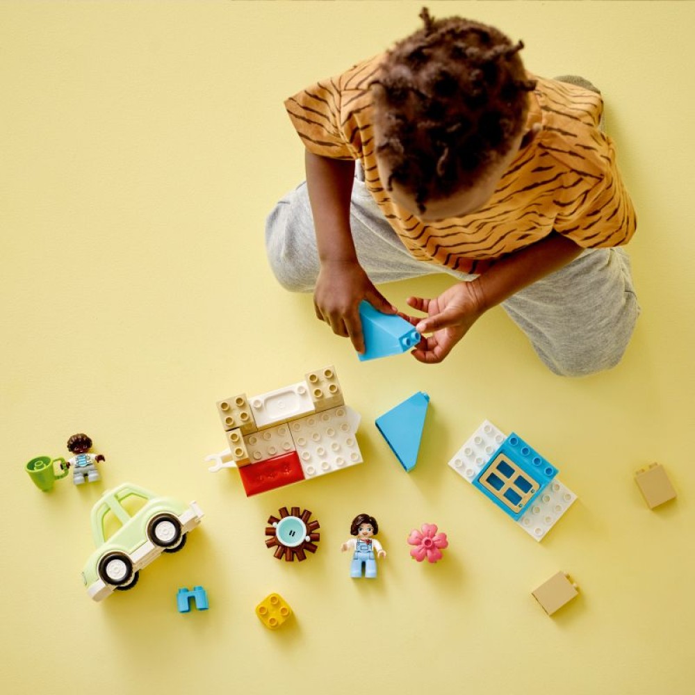  Šeimos namu ant ratų LEGO® DUPLO® Town 10986
