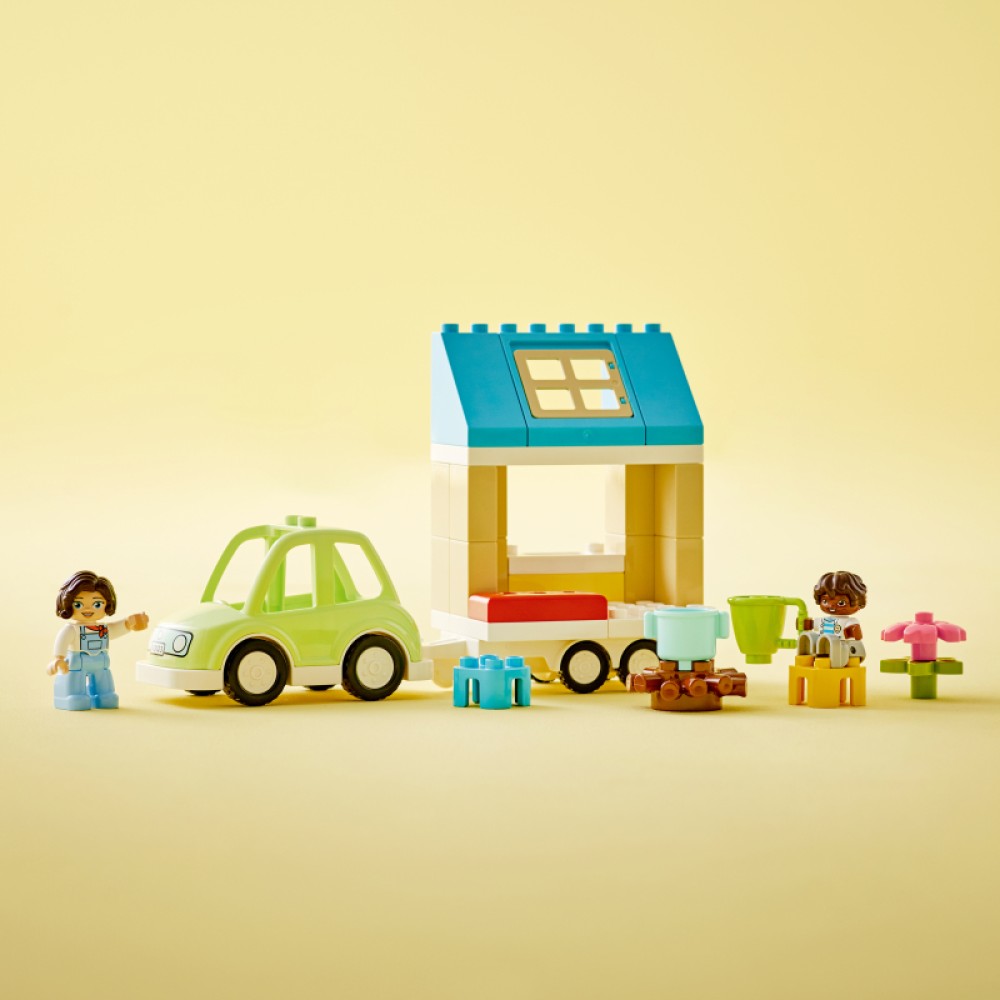  Šeimos namu ant ratų LEGO® DUPLO® Town 10986